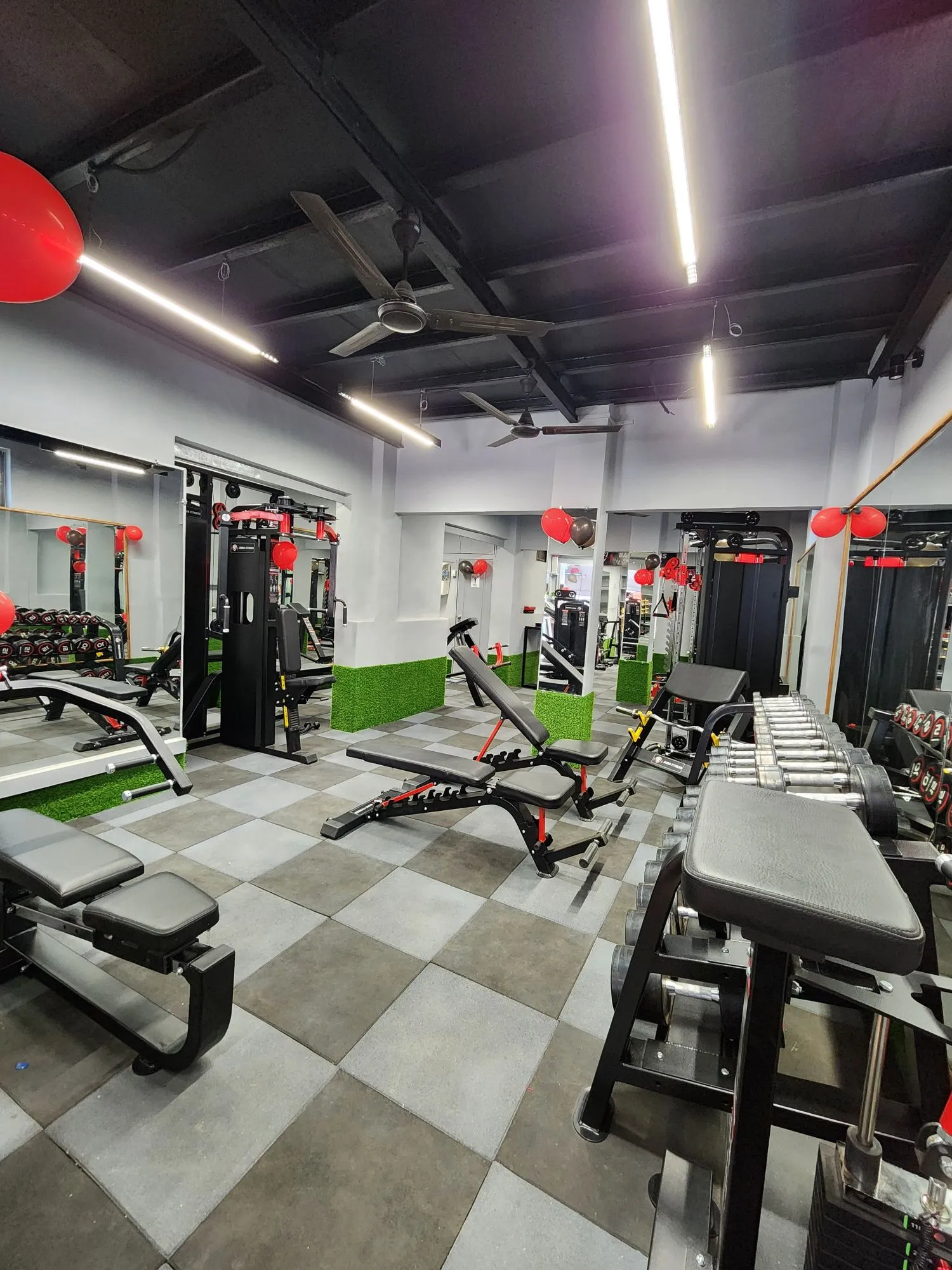 Main training floor at Bawa Fitness